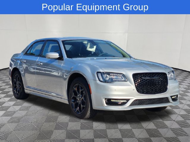 Used 2023 Chrysler 300 Touring L w/ Popular Equipment Group AWD/4WD image 3