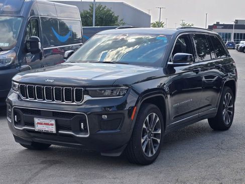 Certified 2024 Jeep Grand Cherokee Overland w/ Luxury Tech Group IV image 3