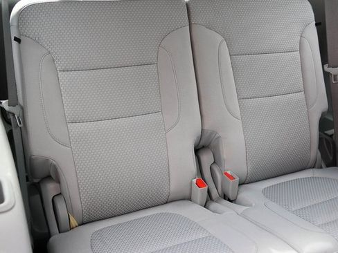 Used 2023 GMC Acadia SLE w/ Driver Convenience Package image 20