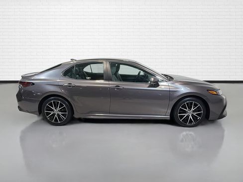 Used 2023 Toyota Camry SE FWD image 10