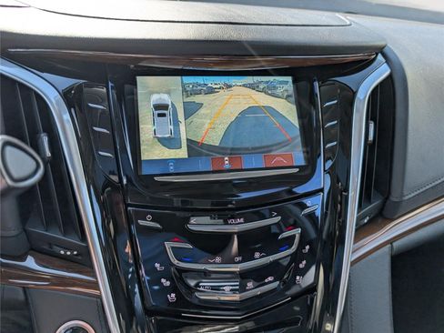 Used 2020 Cadillac Escalade Premium Luxury AWD/4WD image 32