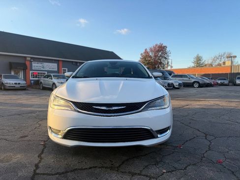 Used 2015 Chrysler 200 Limited image 8