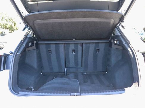Used 2023 Audi Q4 e-tron Premium w/ Convenience Package RWD image 27