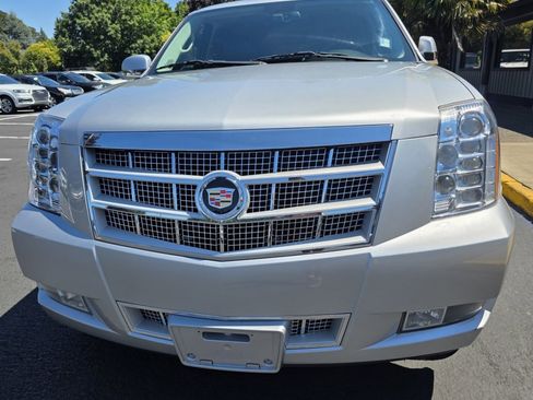 Used 2012 Cadillac Escalade ESV Platinum image 7