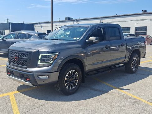 Used 2023 Nissan Titan PRO-4X w/ Pro-4x Convenience Package AWD/4WD image 6
