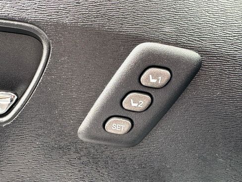 Used 2015 Toyota Venza XLE image 15