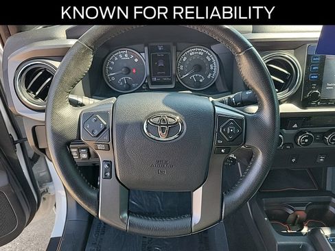 Used 2017 Toyota Tacoma TRD Sport w/ Tow Package (A/T) AWD/4WD image 20