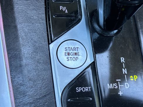 Used 2022 BMW X5 sDrive40i w/ Parking Assistance Package image 25