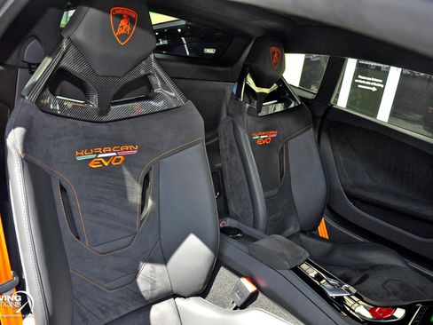 Used 2020 Lamborghini Huracan EVO AWD/4WD image 24