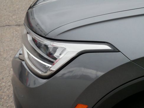 Certified 2023 Volkswagen Tiguan SE image 16