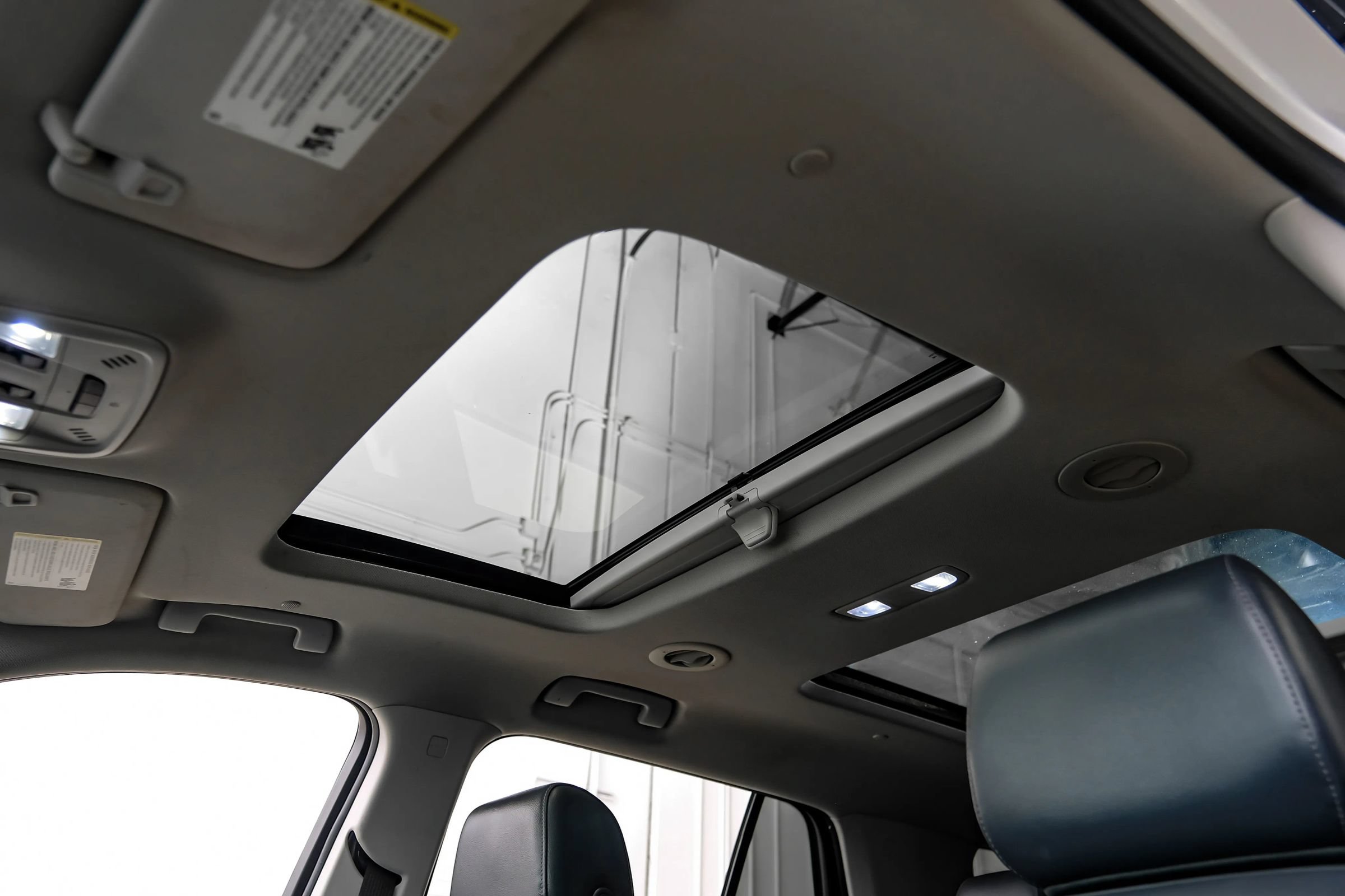 Used 2018 Chevrolet Traverse LT FWD image 27