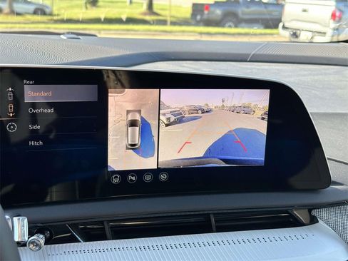 New 2025 Cadillac Optiq Luxury 2 image 21