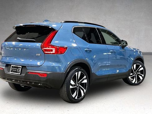 Certified 2023 Volvo XC40 B5 Plus w/ Protection Package Premier AWD/4WD image 6