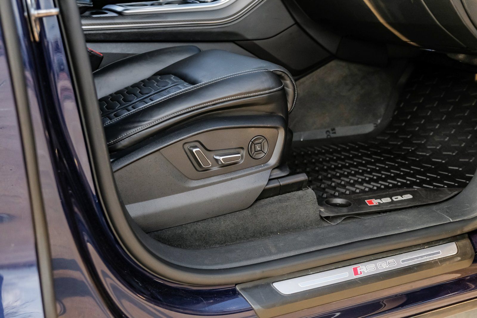 Used 2022 Audi RS Q8 AWD/4WD image 46
