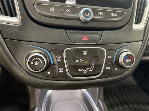 Used 2018 Chevrolet Malibu LT w/ Leather Package image 15