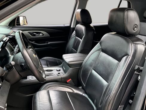 Used 2018 Chevrolet Traverse LT FWD image 8
