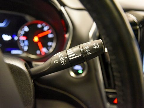 Used 2023 Chevrolet Traverse Premier w/ Redline Edition image 35