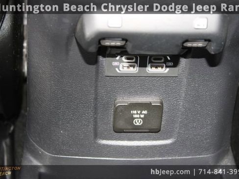 Used 2023 Jeep Wrangler Unlimited Sahara image 20