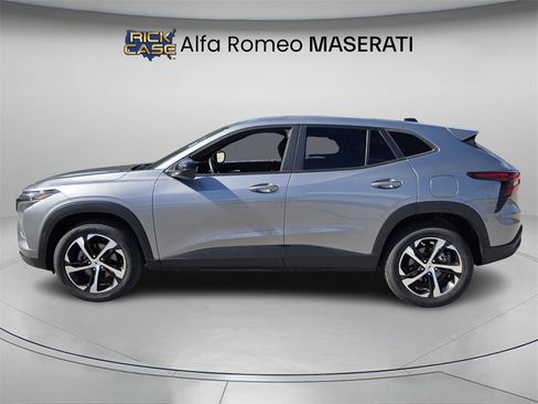 Used 2024 Chevrolet Trax RS w/ Driver Confidence Package image 3