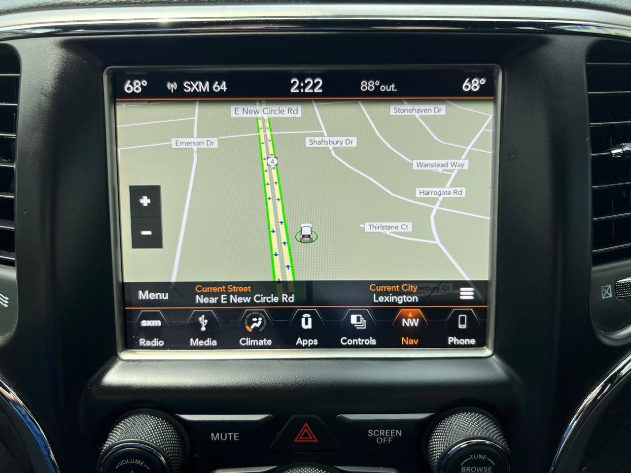 Used 2018 Jeep Grand Cherokee Laredo AWD/4WD image 21