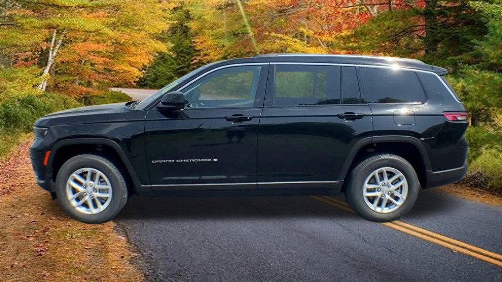 Certified 2023 Jeep Grand Cherokee L Laredo AWD/4WD image 6