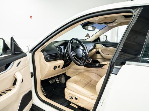 Used 2022 Maserati Levante Modena image 36