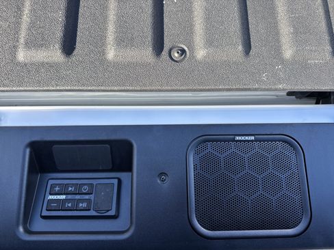 Used 2024 GMC Sierra 2500 Denali Ultimate image 36