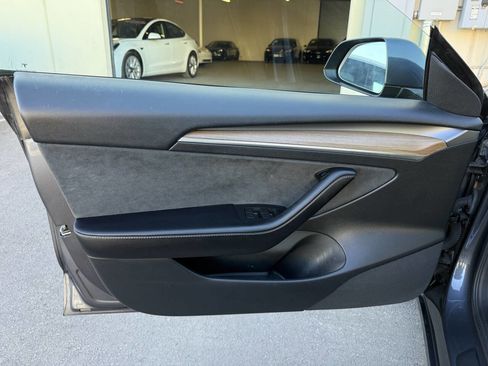Used 2023 Tesla Model 3 Standard Range image 31