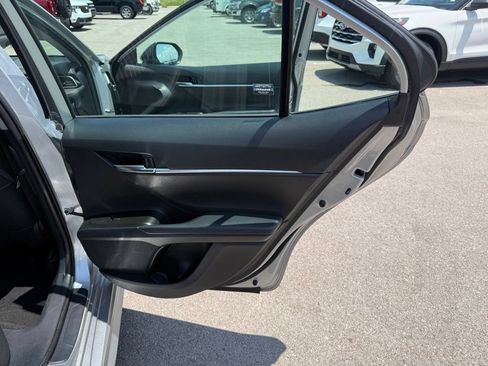 Used 2022 Toyota Camry SE FWD image 22