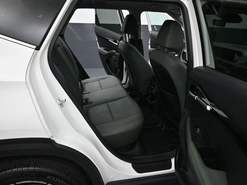 Used 2024 Kia Seltos SX image 17