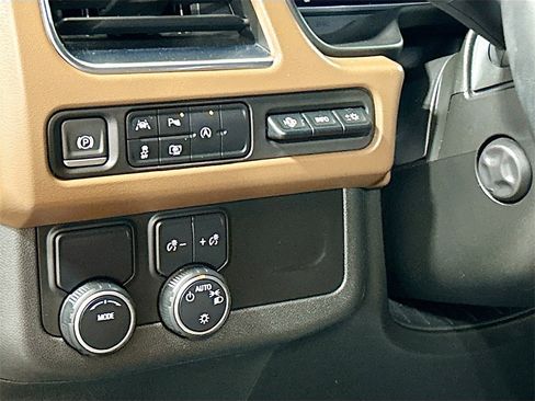 Used 2023 Chevrolet Tahoe High Country image 8