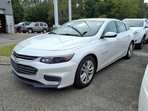 Used 2017 Chevrolet Malibu LT w/ Driver Confidence Package FWD image 5