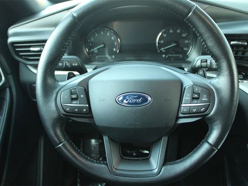 Used 2020 Ford Explorer XLT w/ Comfort Package image 19