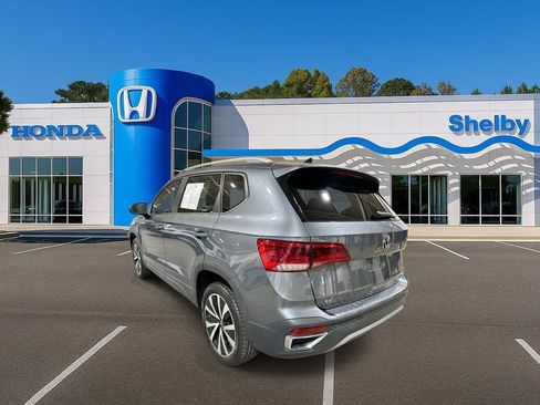 Used 2022 Volkswagen Taos SE image 6