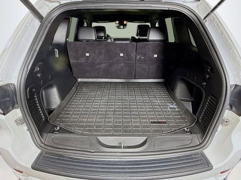 Used 2021 Jeep Grand Cherokee Laredo X image 25