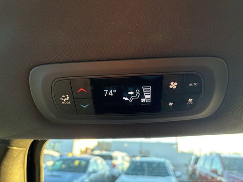 Used 2018 Chrysler Pacifica Touring-L Plus w/ Advanced Safetytec Group image 28