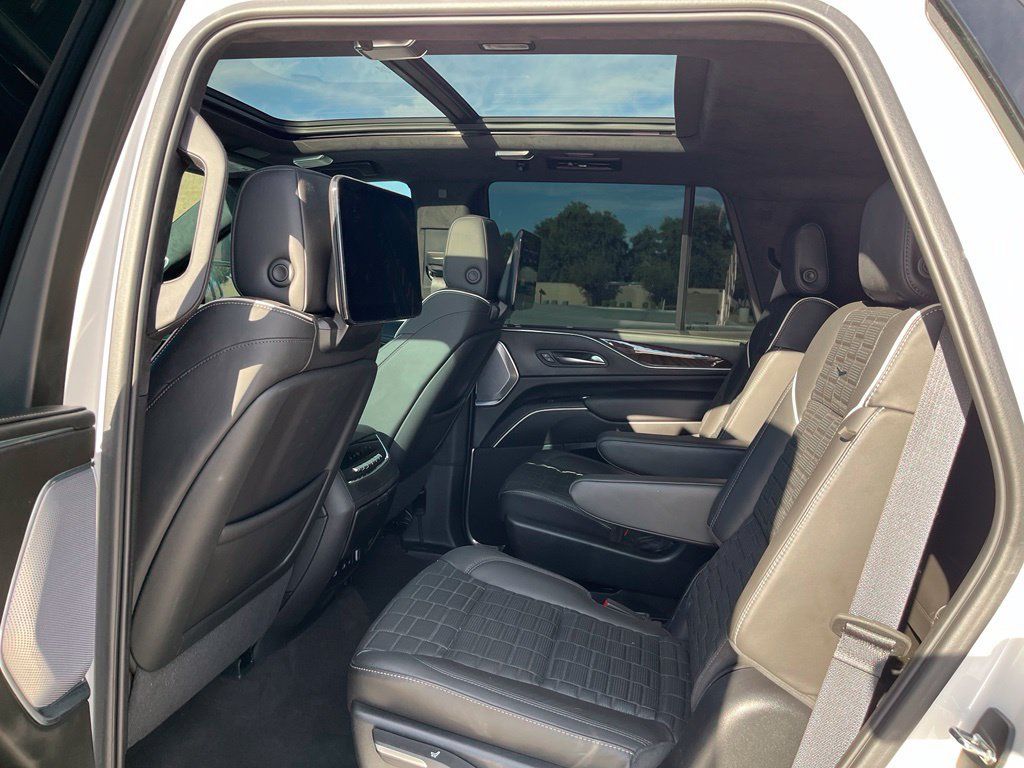 Used 2024 Cadillac Escalade Sport Platinum AWD/4WD image 16