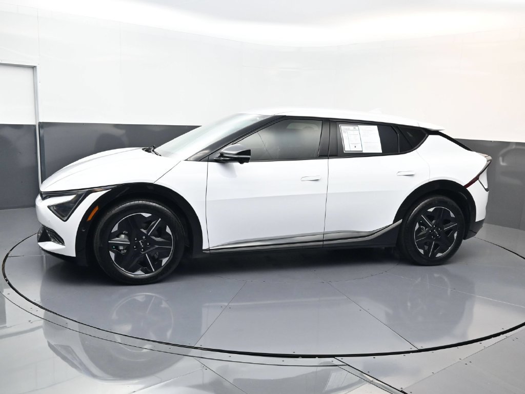 Used 2025 Kia EV6 Wind RWD image 6