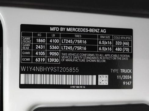 Used 2025 Mercedes-Benz Sprinter 2500 image 25