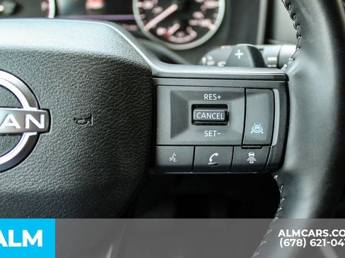 Used 2025 Nissan Rogue SV FWD image 27