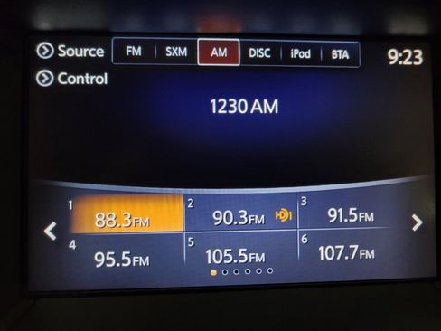 Used 2017 Nissan Pathfinder SV w/ SV Tech Package AWD/4WD image 25