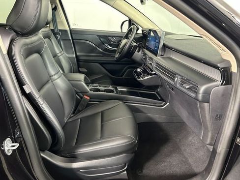 Used 2025 Lincoln Corsair FWD image 28