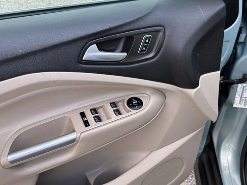 Used 2013 Ford C-MAX SEL FWD image 12