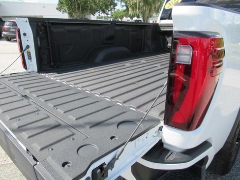 Used 2024 GMC Sierra 3500 Denali Ultimate AWD/4WD image 38