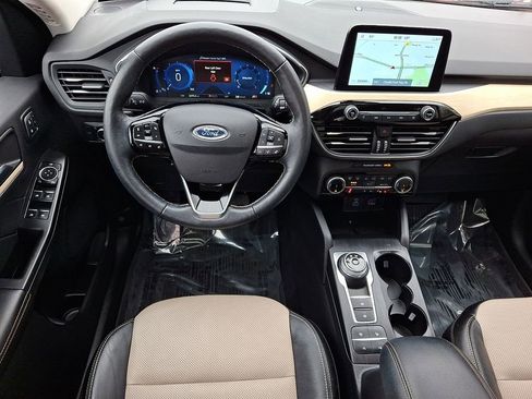 Used 2022 Ford Escape Titanium w/ Titanium Elite Package AWD/4WD image 12