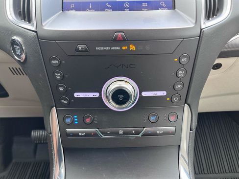 Used 2020 Ford Edge Titanium w/ Equipment Group 301A FWD image 33