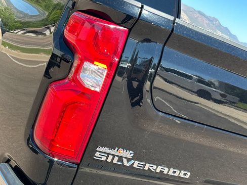 Used 2024 Chevrolet Silverado 2500 LTZ w/ LTZ Convenience Package AWD/4WD image 25