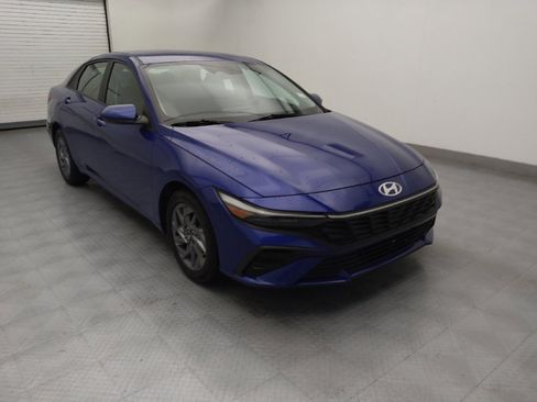 Used 2024 Hyundai Elantra SEL image 13