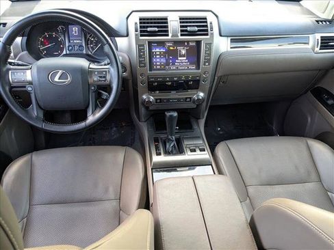 Used 2016 Lexus GX 460 w/ Preferred Accessory Package image 16