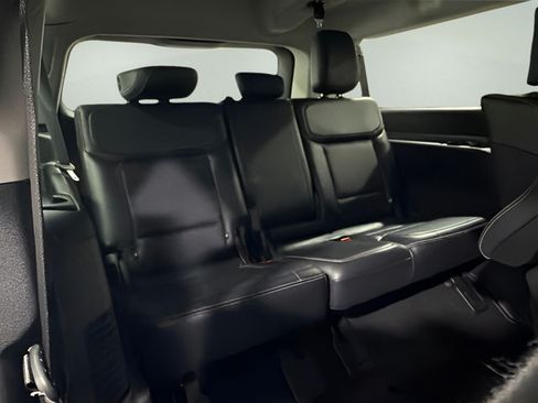 Used 2025 Ford Expedition Max Platinum AWD/4WD image 8
